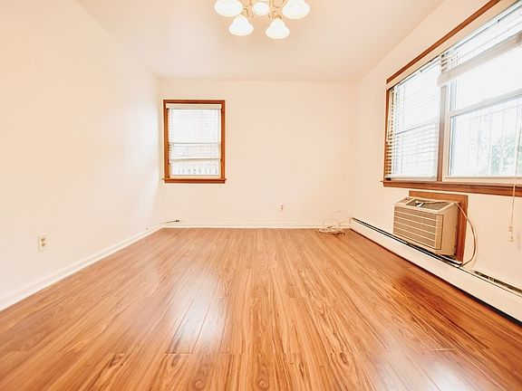 2nd image of 75-09 Astoria Blvd N #G1