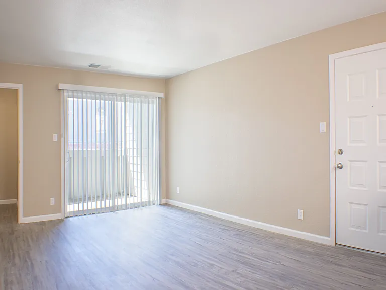 Lakeview — Photo 9