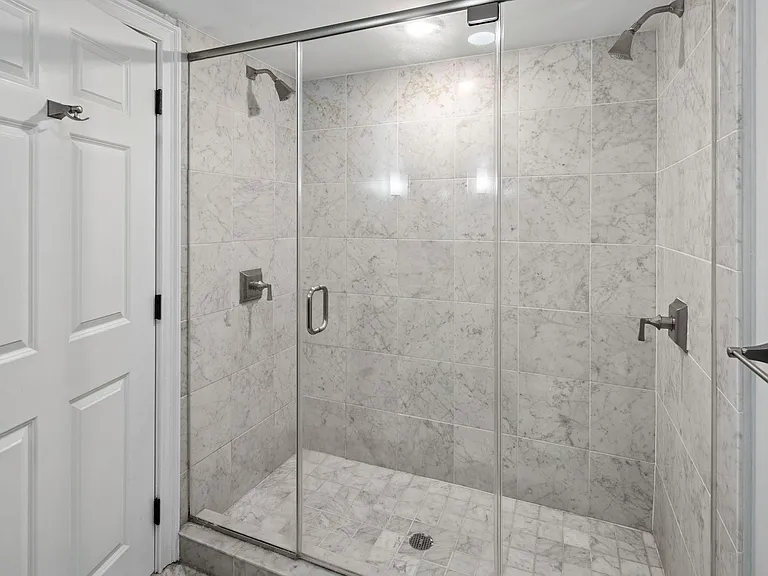 1500 Chestnut St #20I — Photo 16