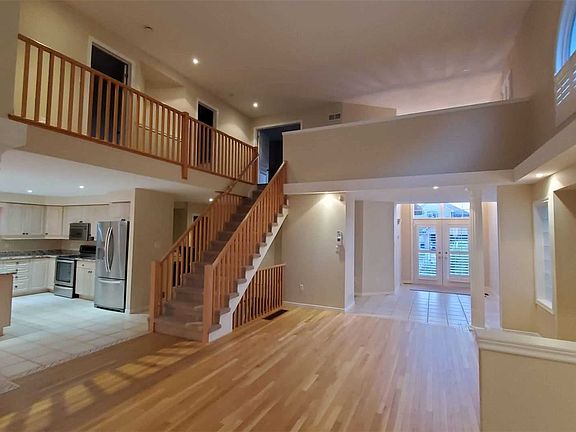 3rd image of 79 Surrey Dr