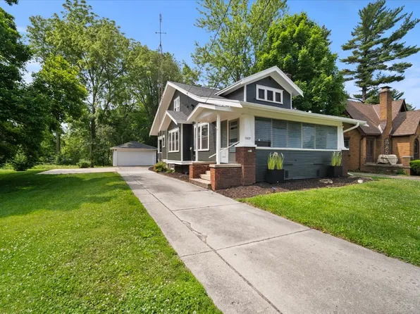 1009 Hovey Ave, Normal, IL 61761