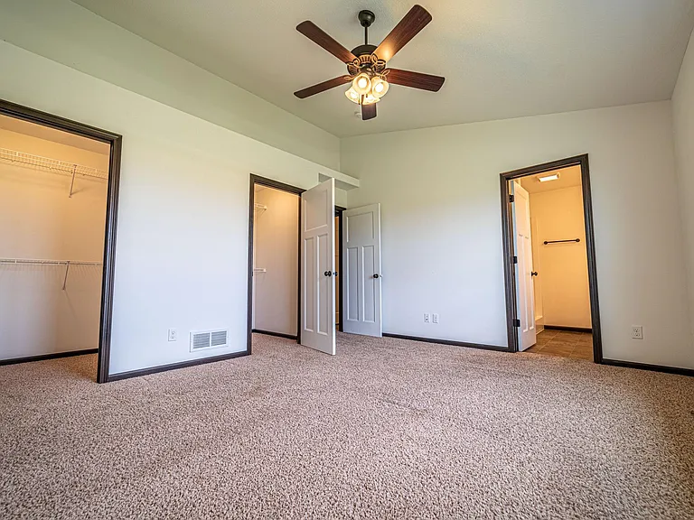3267 Sherwood Pl — Photo 6