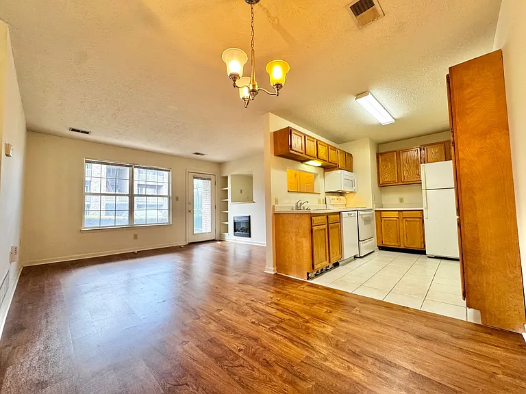 Forest Creek Apartments — Photo 38