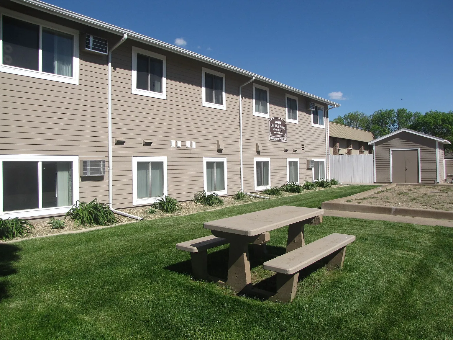 Old West Apartments — Photo 2