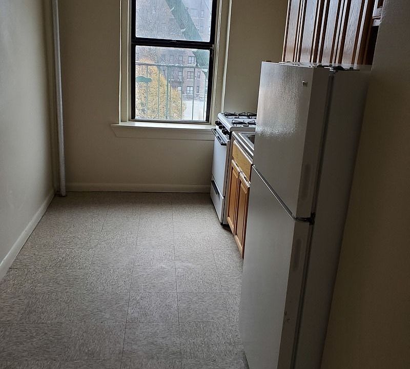1st image of 2487 Grand Ave APT 6A