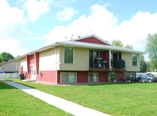 122 Mount Pleasant Dr #2, Camrose, AB T4V2Y1