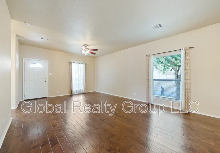 308 Rustic Trl — Photo 7