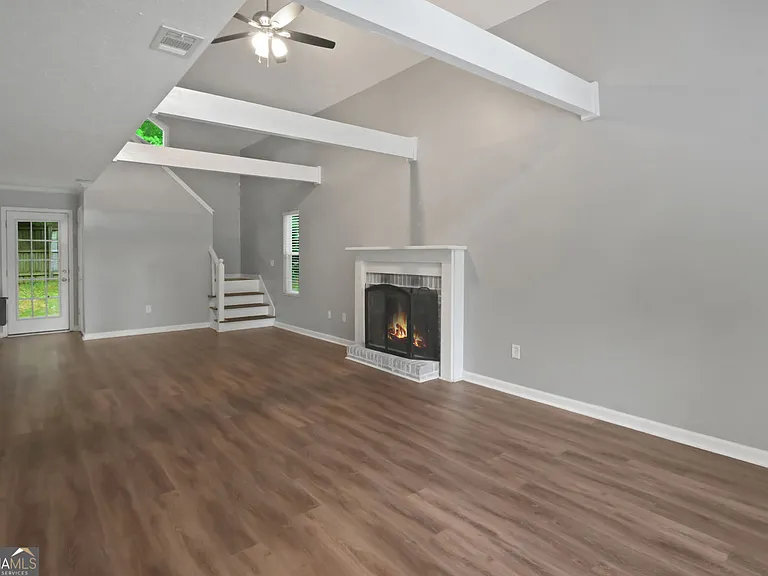 5883 Brookside Dr SE — Photo 3
