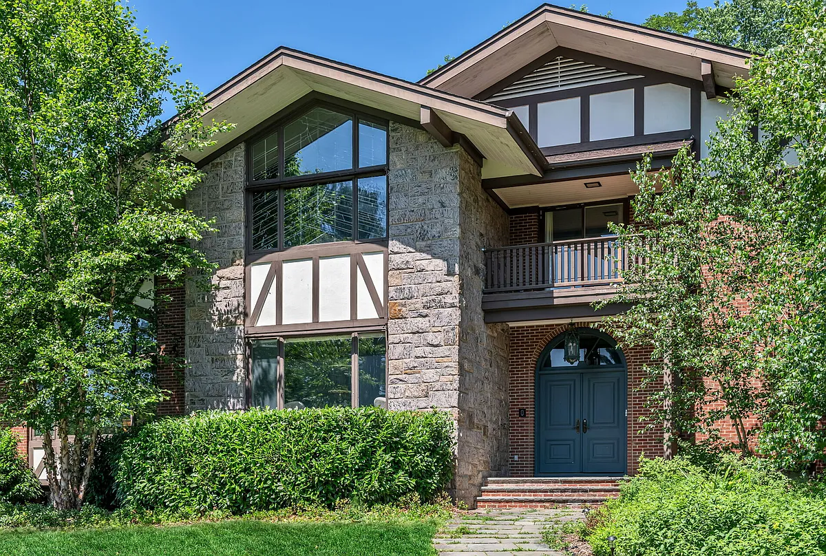 Building Photo - 681 Closter Dock Rd