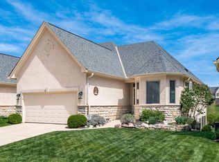 1952 Marble Cliff Crossing Ct, Columbus, OH 43204