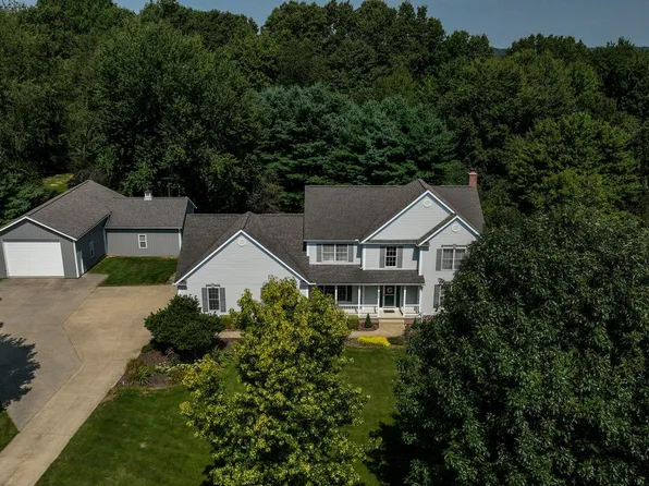 435 Brenelle Ln, Medina, OH 44256