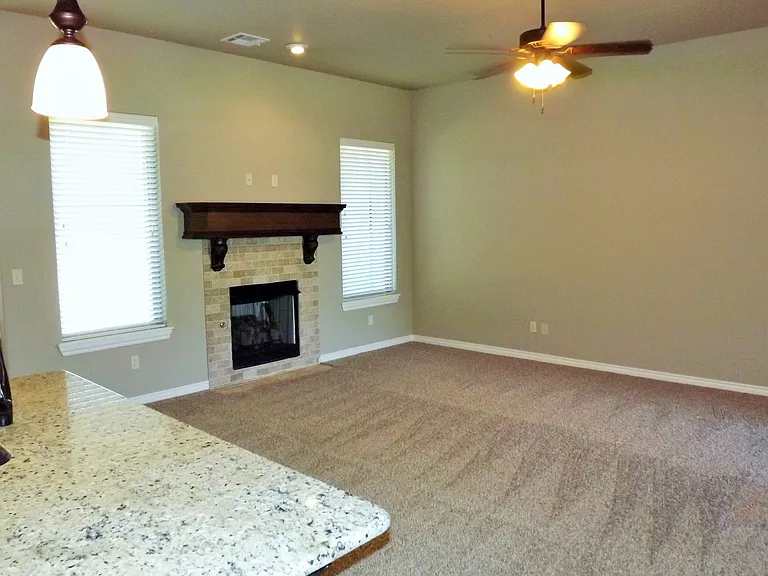 529 Whispering Oaks Blvd — Photo 7
