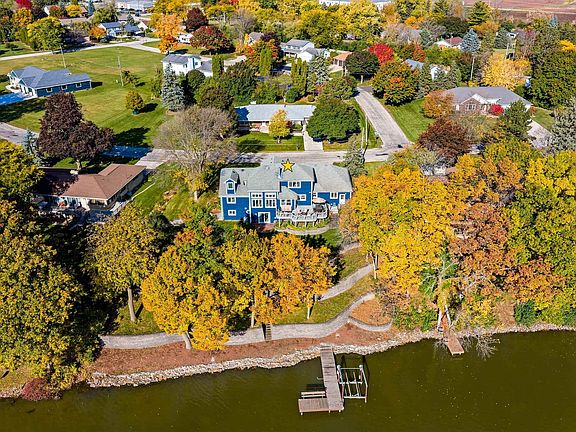 3rd image of 63 Fox Point Dr