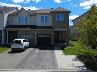 353 Brigitta St, Ottawa, ON K2S 0H9