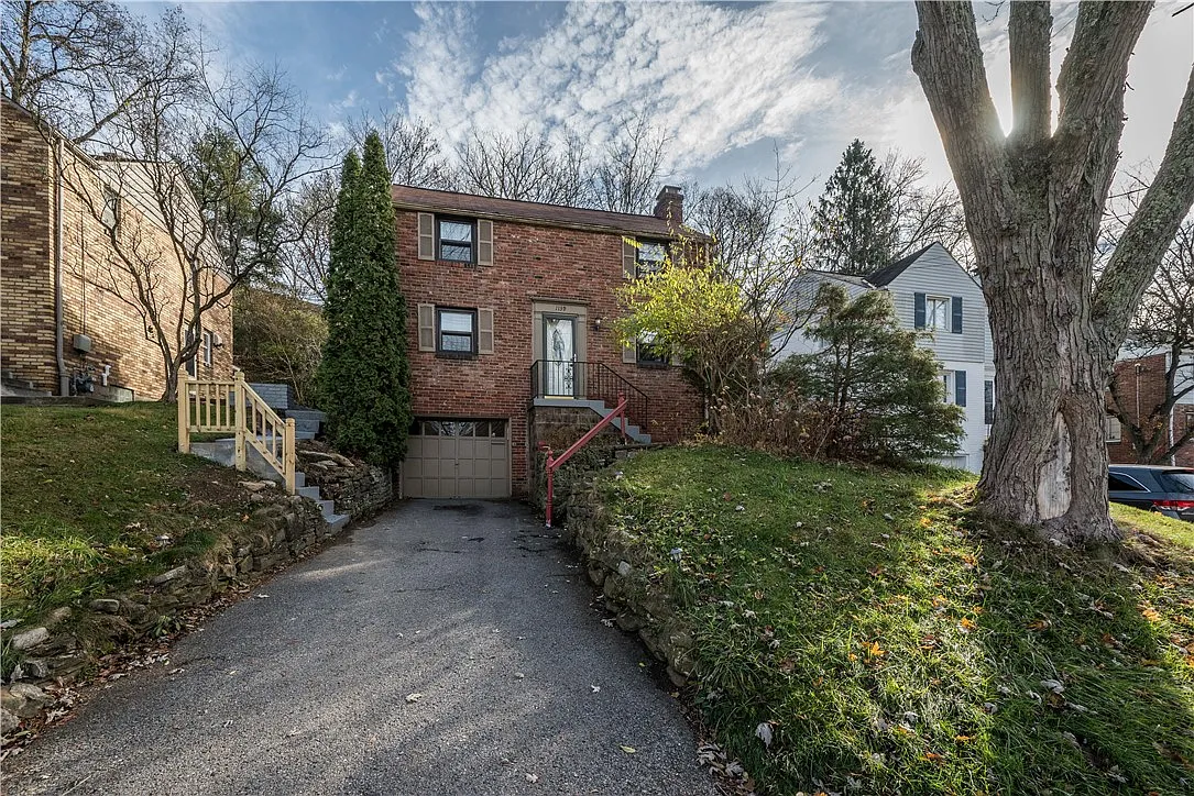 1139 Cedar Blvd photo 1