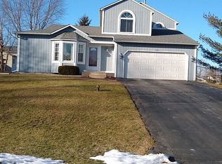 3378 Pine Creek Dr, Brighton, MI