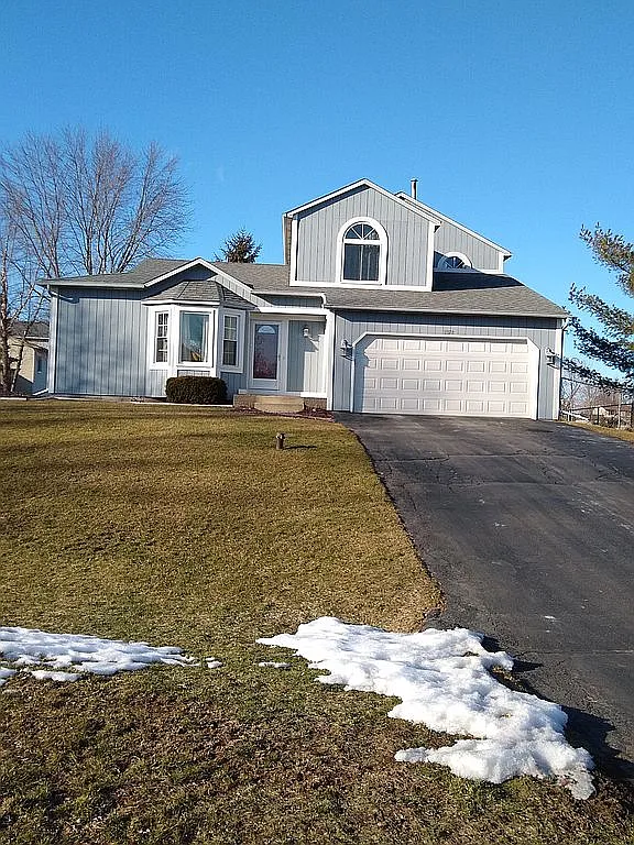 3378 Pine Creek Dr photo 1