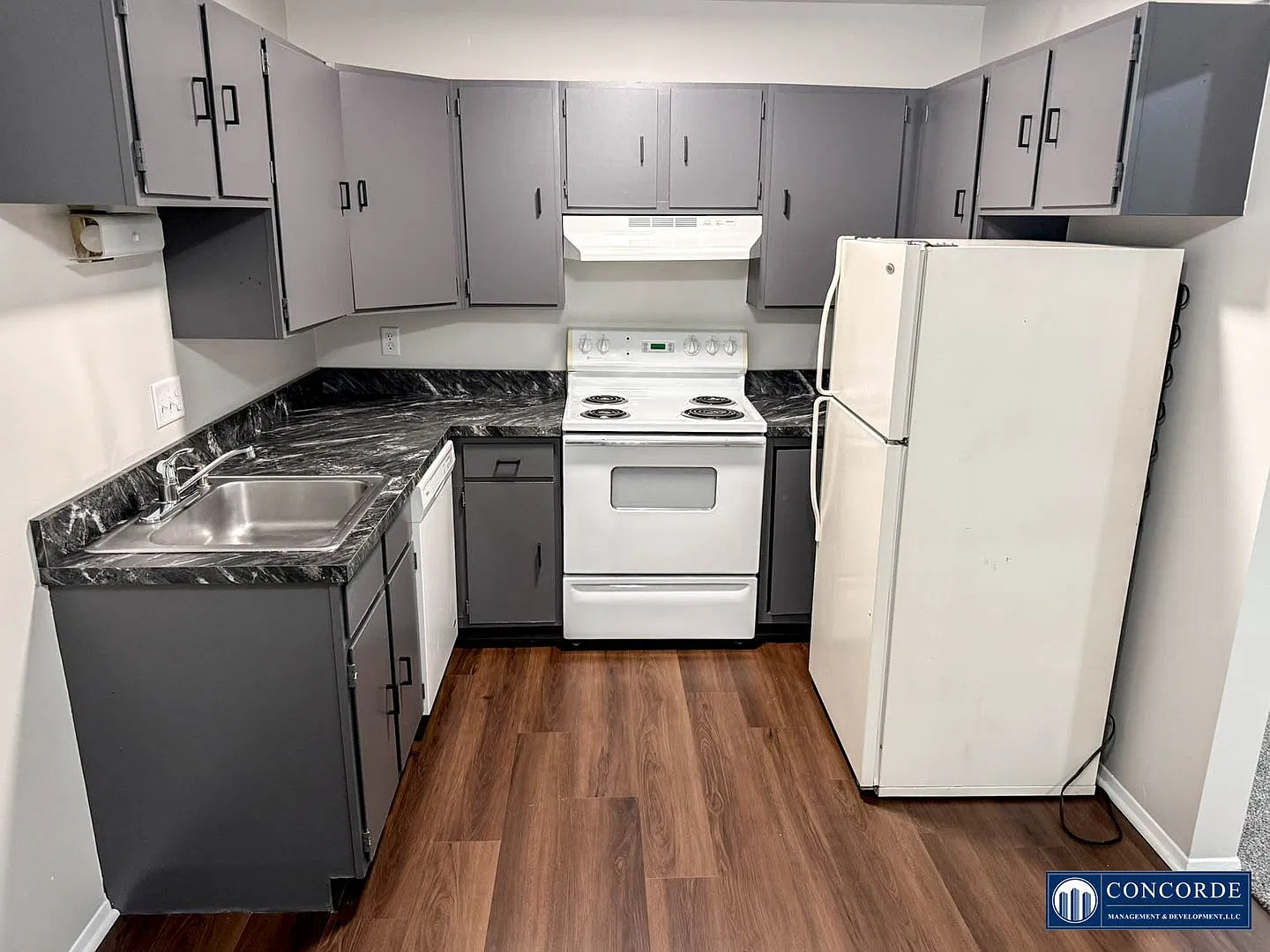 Updated Apartment close to Downtown — Photo 2