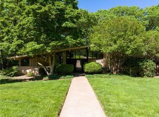 415 Oakdale Dr, Manhattan, KS 66502