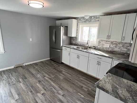 4th image of 194 Palmer Ave Floor 2