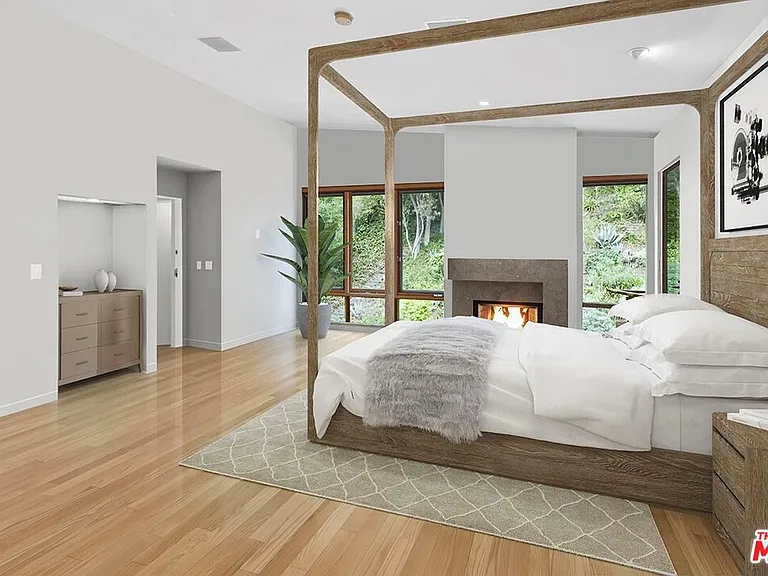 3600 Mandeville Canyon Rd — Photo 22