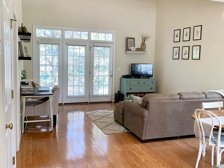 1350 Stoney Ridge Rd — Photo 3