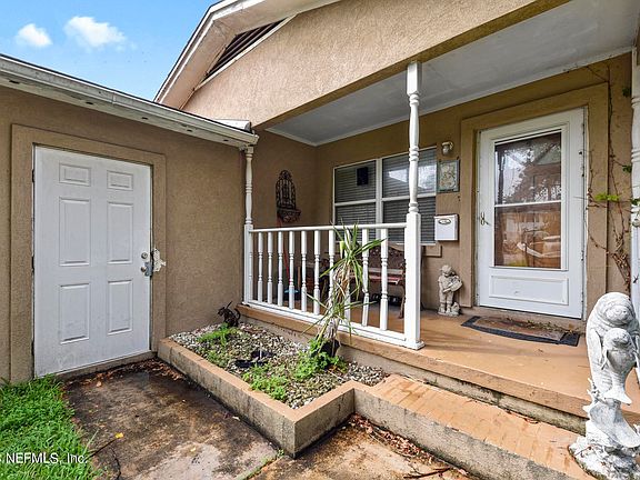 4th image of 215 19TH Avenue N