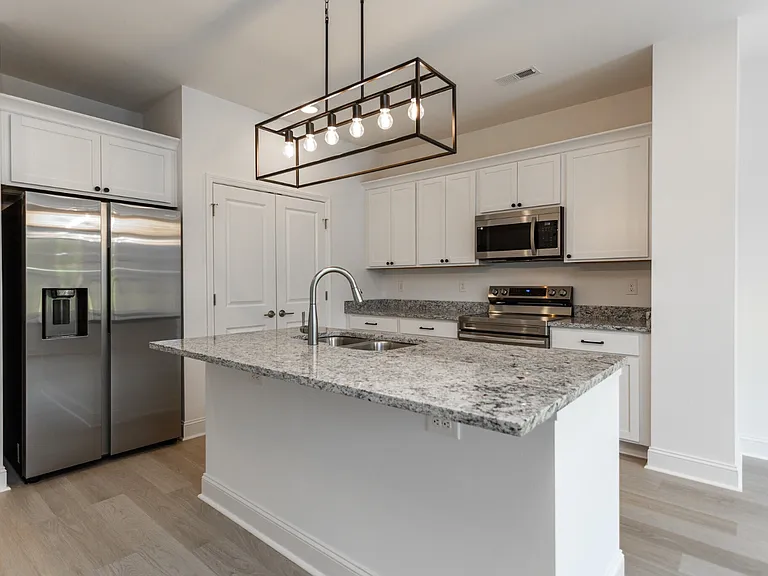 8440 Whisper Ln — Photo 4