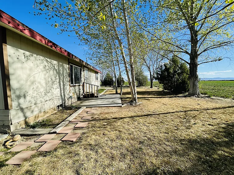 852 Dodge Ln — Photo 7
