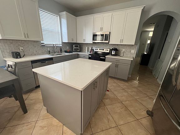 3rd image of 10073 Savannah Bluff Ln