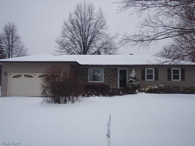 1st image of 4856 Pine Trace St