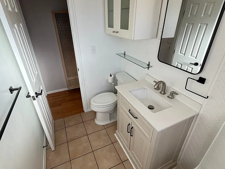 1818 Carmelina Dr — Photo 9