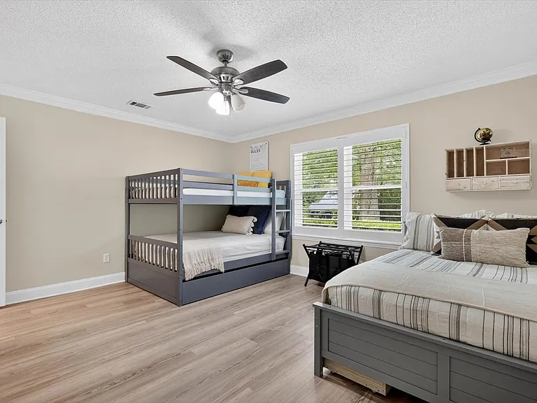 3520 Clifden Dr — Photo 21