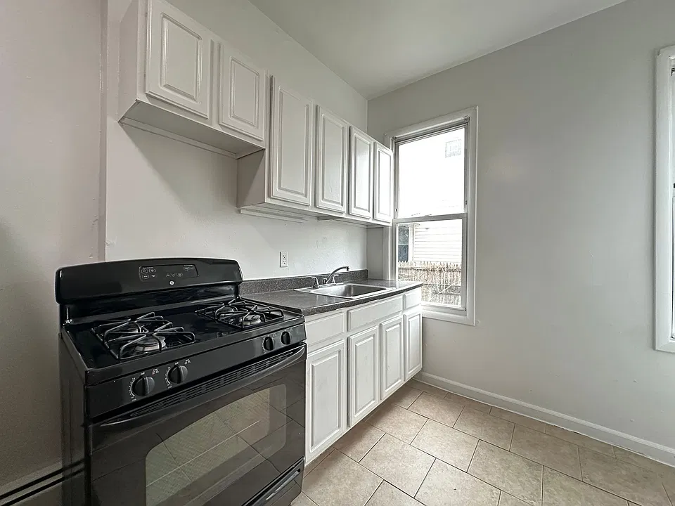 186 South St #3E