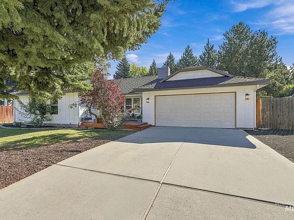 2nd image of 774 N Stierman Way