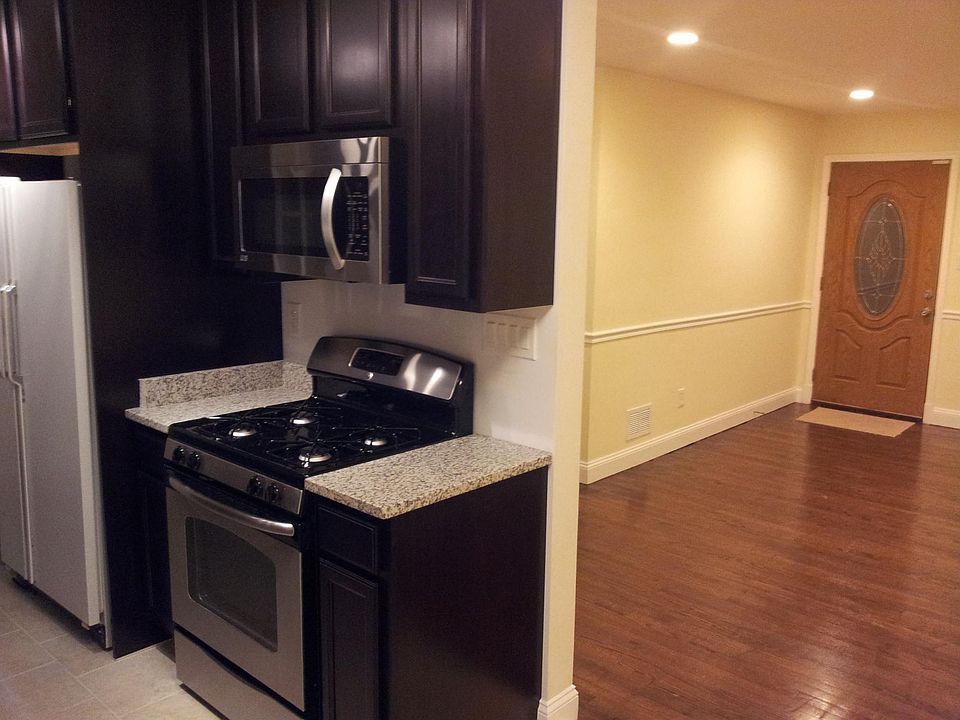2nd image of 7028 Lee Park Ct