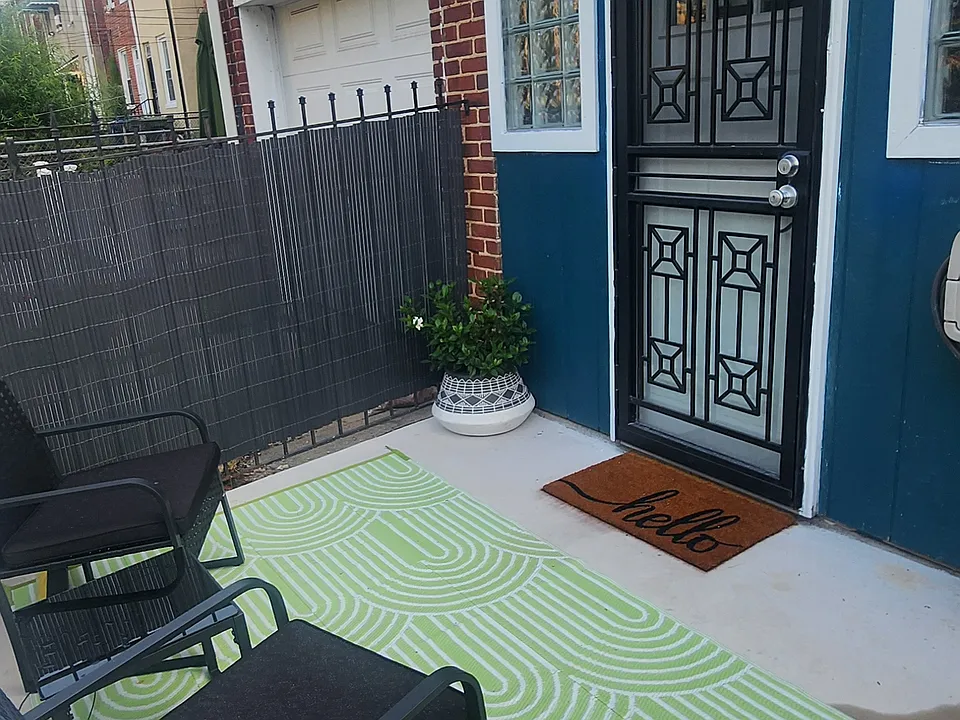 2204 Mount Royal Ter #B