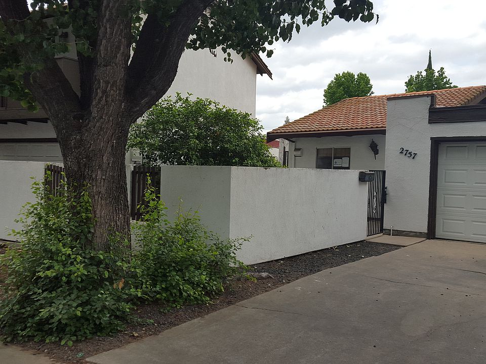 1st image of 2757 La Palma Dr