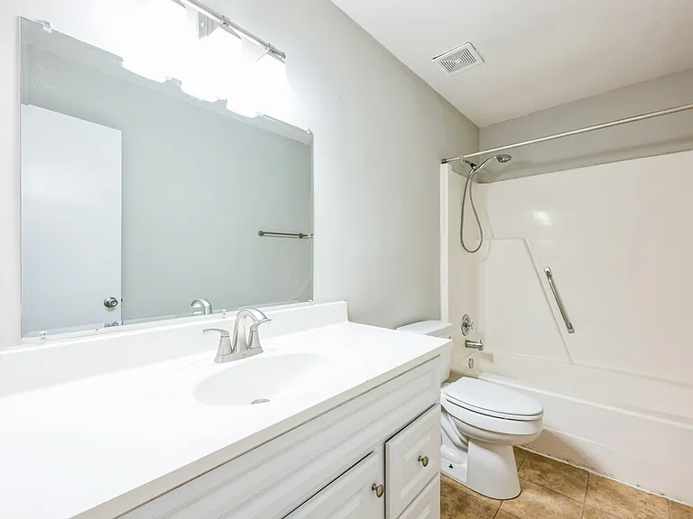 1559 Highland Ave #3 — Photo 24