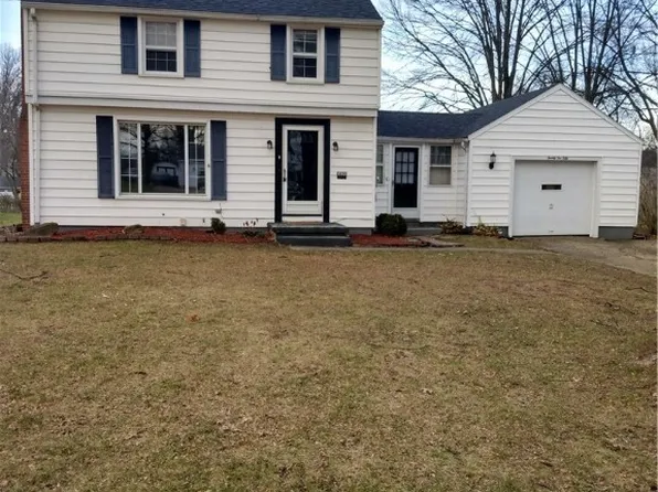 2250 Burma Dr, Youngstown, OH 44511