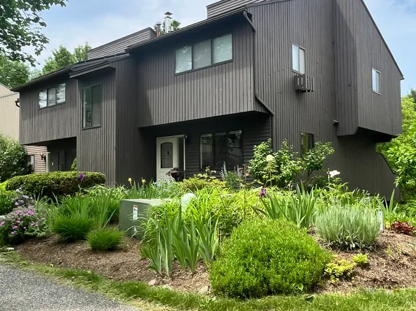 5 Lexington Grn #5, South Burlington, VT 05403
