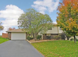 7909 Kingsview Ln N, Maple Grove, MN 55311