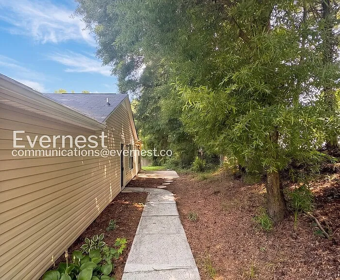 1408 Creek View Dr — Photo 14
