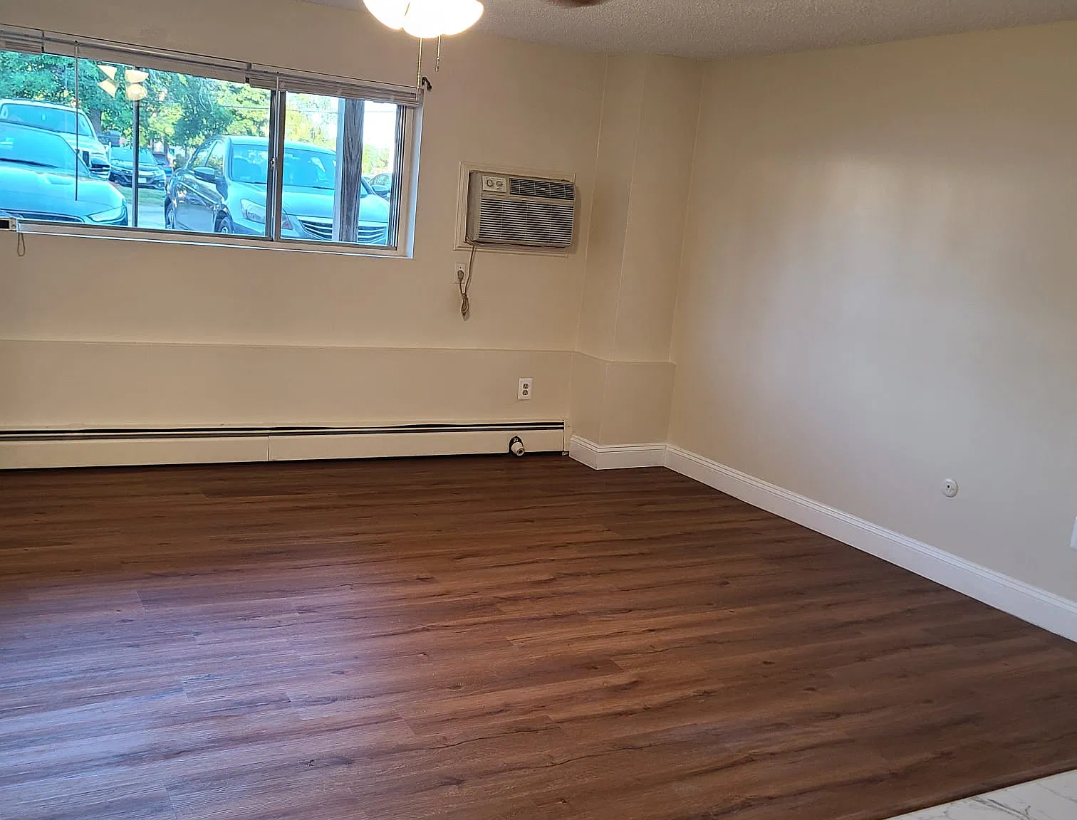 Studio, 370 sqft, $1,675 — Photo 2