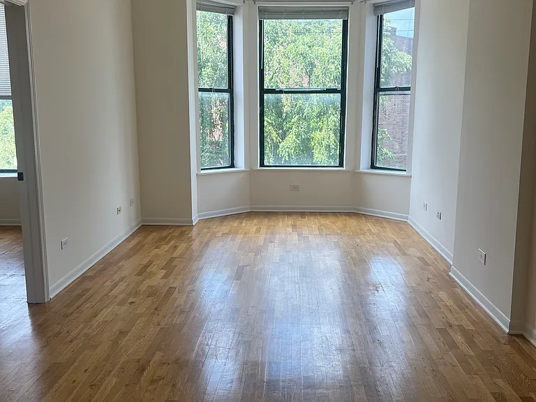 351 W Oak St #104 — Photo 10