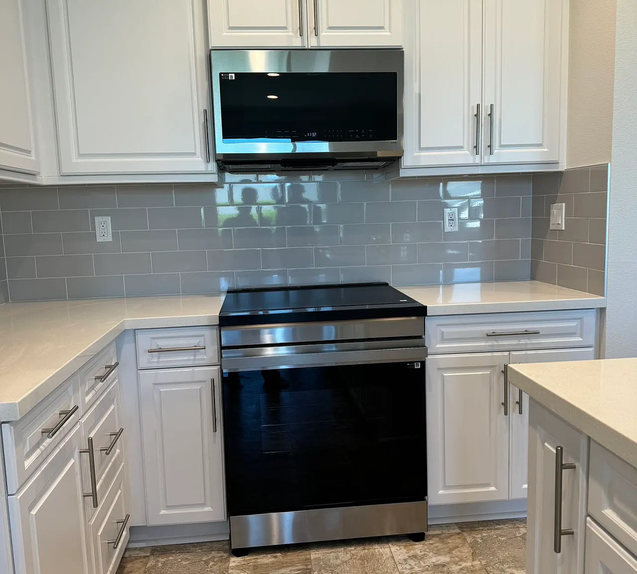 3 bed, 2.5 bath, 1406 sqft, $4,200 — Photo 2