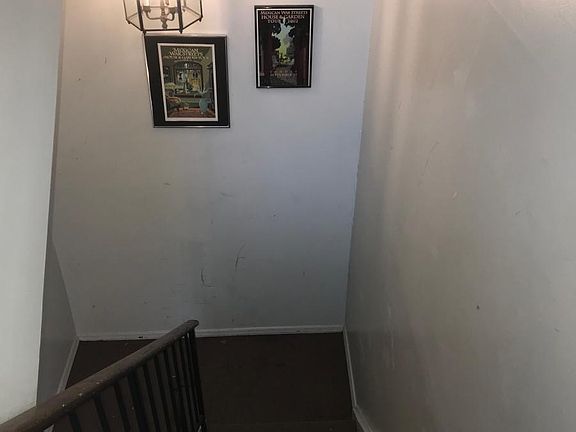 stairwell to apartment
