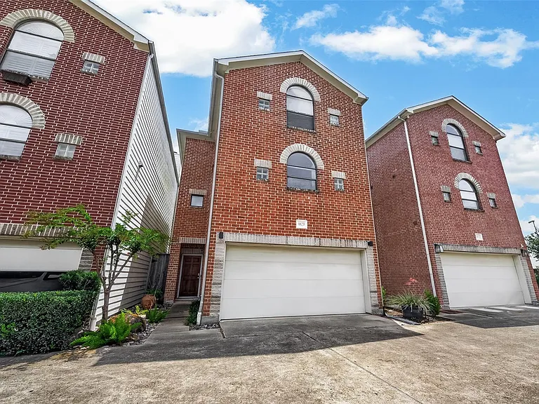 9829 Madeline Alyssa Ct — Photo 1
