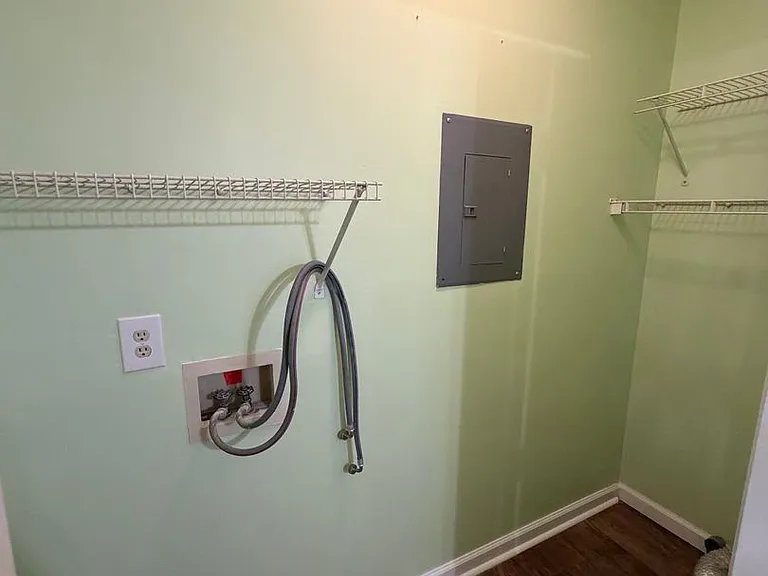 341 Waterdown Dr #5 — Photo 9
