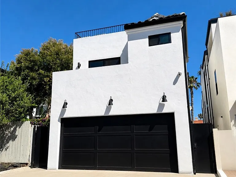 203 21st St — Photo 24